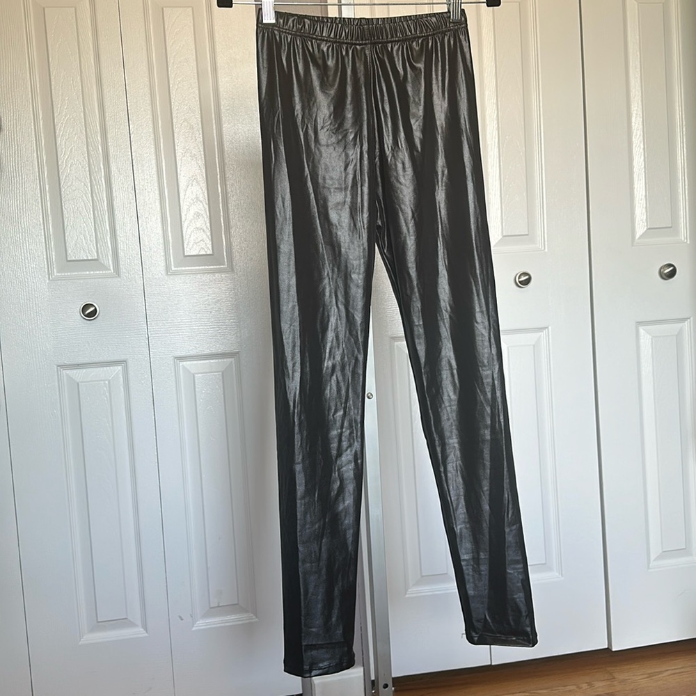 New Mix black shiny leggings